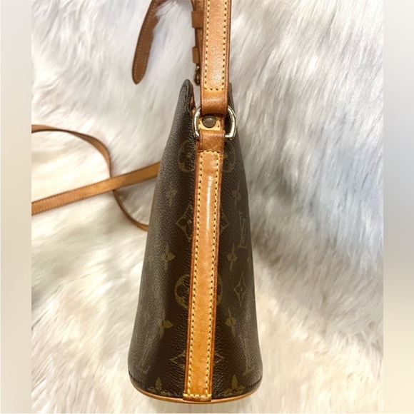 Louis Vuitton crossbody - Picture 5 of 14